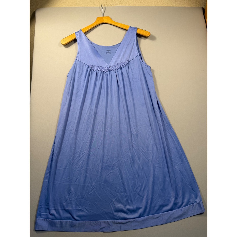 Exquisite Form Blue Sleeveless Nightgown Floral Embroidered V-Neck Medium